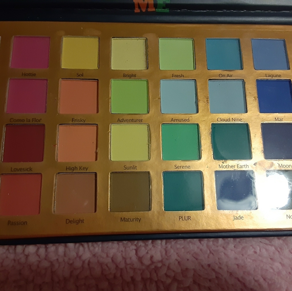 Eyeshadow palettes